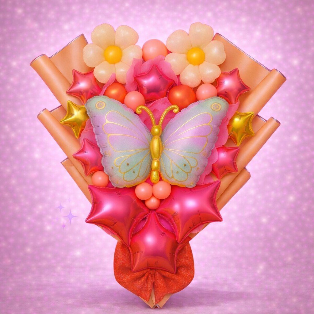 Bouquet de mariposa con globos metálicos y flores decorativas